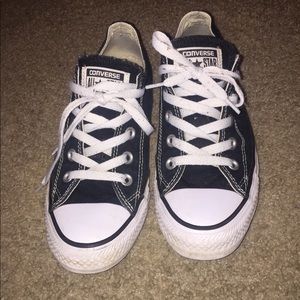 black converse women’s sz 7